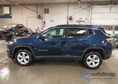 2018 Jeep Compass Latitude 4X4 из США, поврежденный, VIN 3C4NJDBB1JT223371
